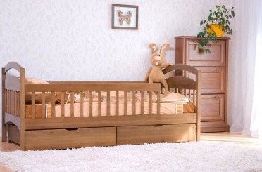 Ліжко дитяче з перегородками та шухлядами "Аріна" - меблі з дерева в дитячу та спальню від фабрики Venger